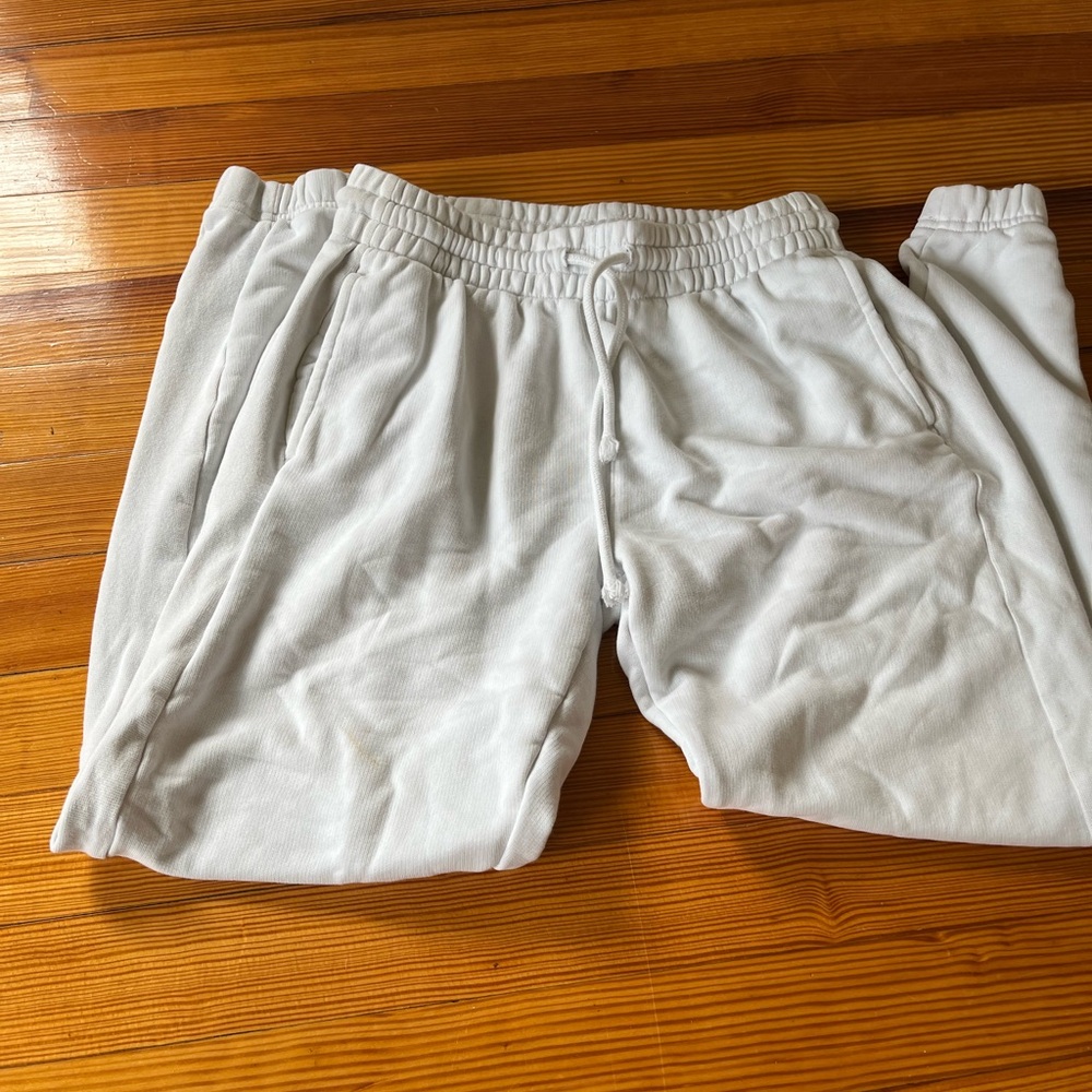 Aritzia sweatpants